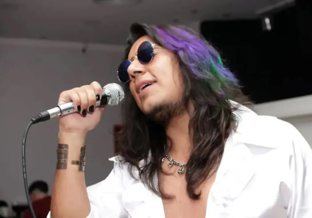 NOTA 1 CANTANTE ABUSADOR