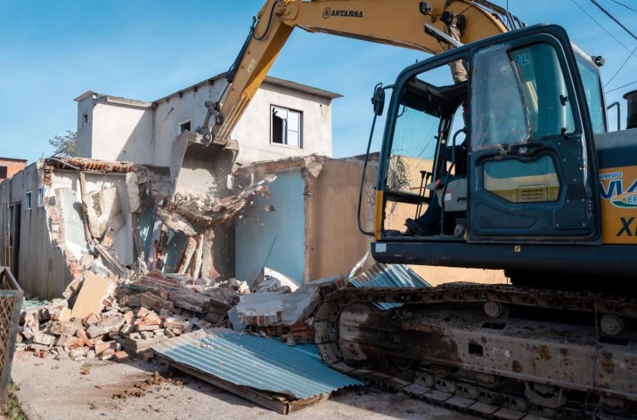 6866fddb8c1bd_715_472!