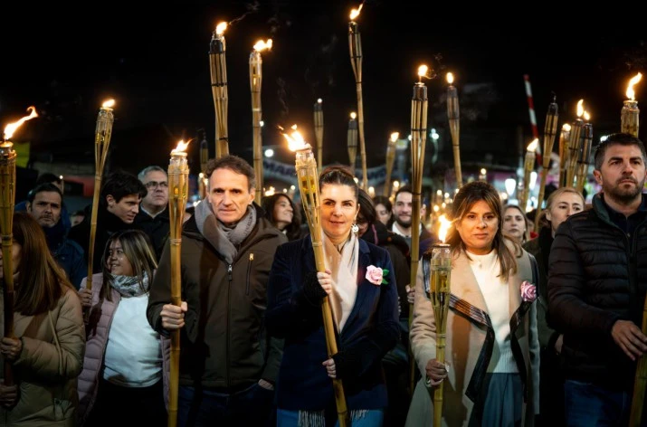 688638ace0567_715_472!