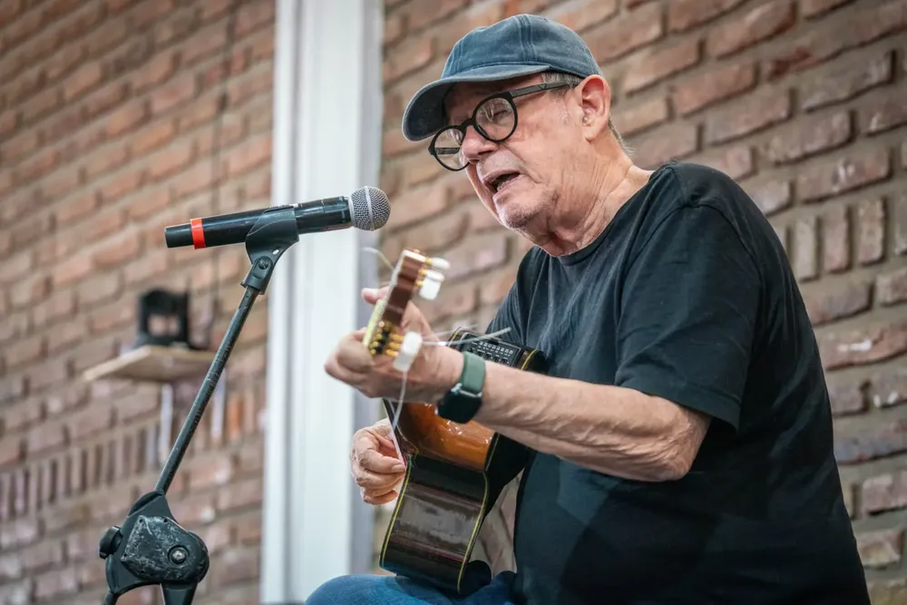 e0037eba-5976-4e4b-919c-f3cb0a6079b2