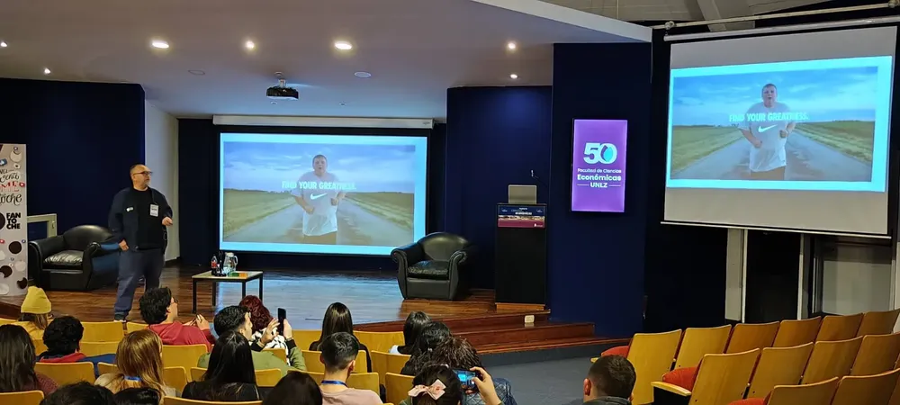 a7ff5606-c300-440e-a438-3ce8e9828f76