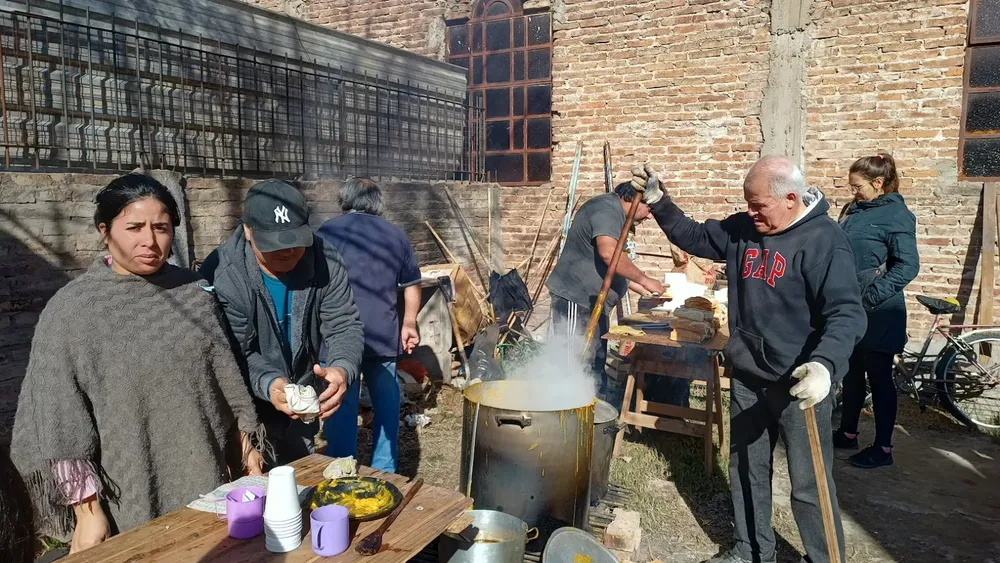 33d574b2-5f63-4b42-8126-c06669238844