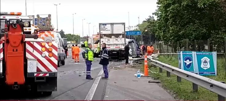 654242c47188b_738_330!