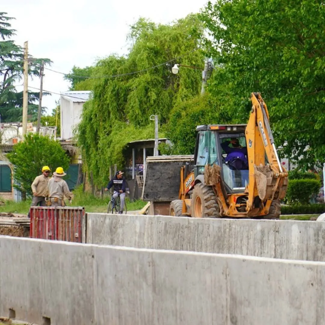 e48c85db-e1f1-4b8b-a62c-684aa859dc27