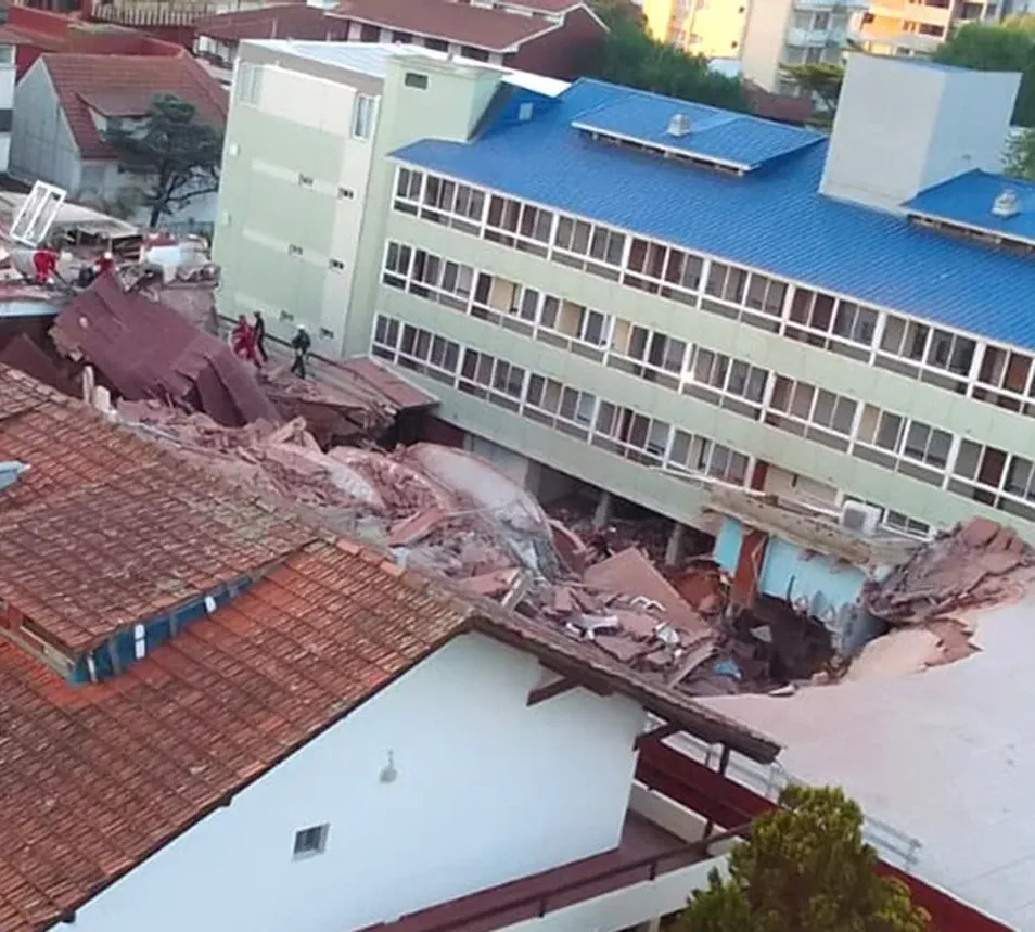 multimedia.normal.af8a9d5e2d480683.c2UtZGVycnVtYm8tdW4tZWRpZmljaW8tdmlsbGEtZ2Vfbm9ybWFsLndlYnA=