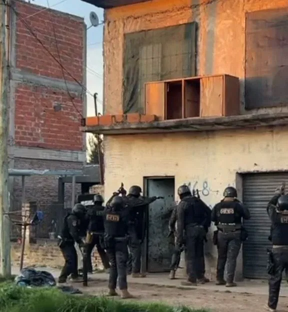 d76f5796-af51-4229-bfbd-881aaac771fc